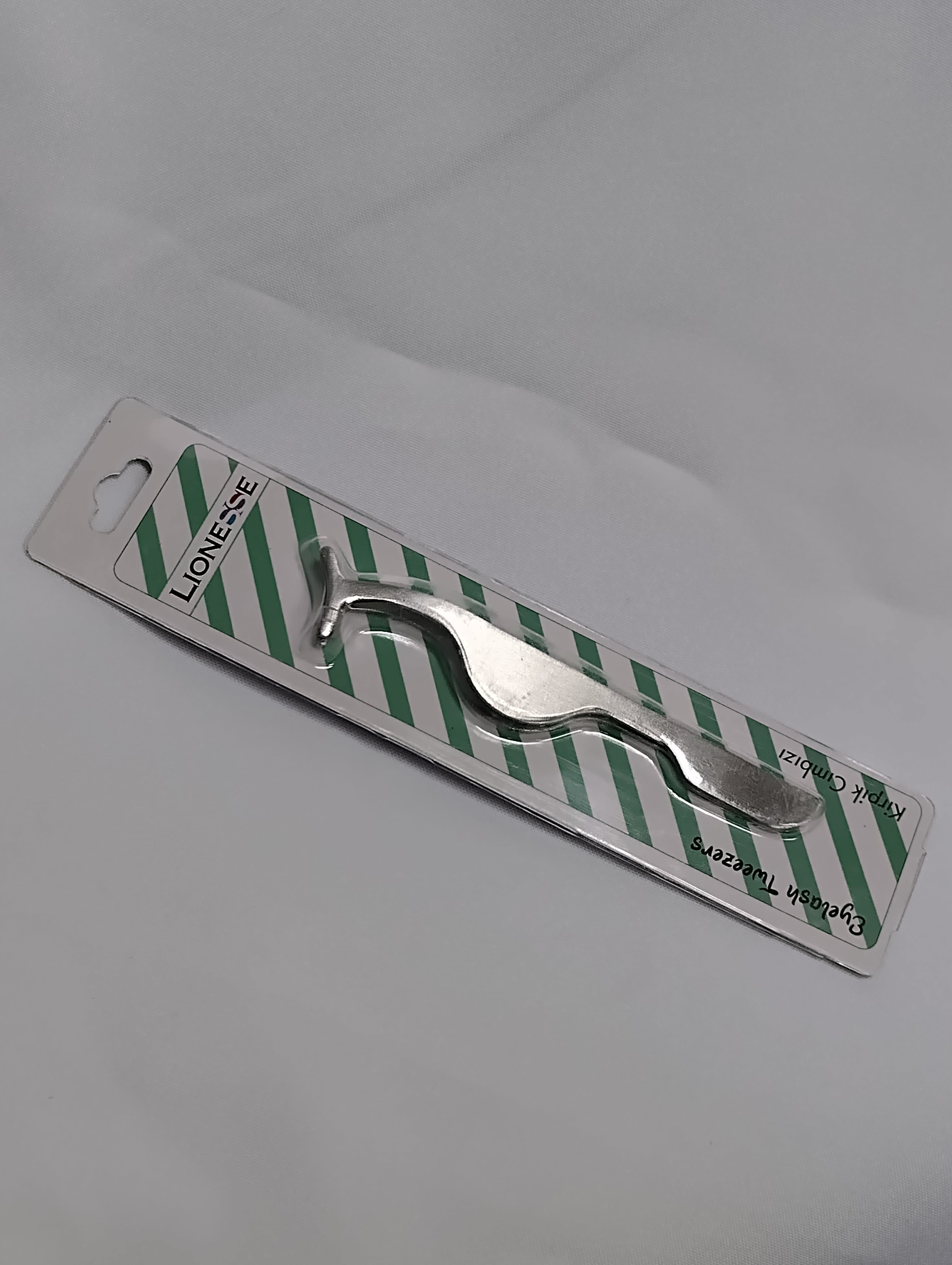 LIONESSE - Eyelash Application Tweezer